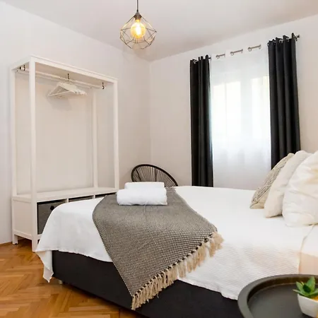 Lolly Apartament Zadar