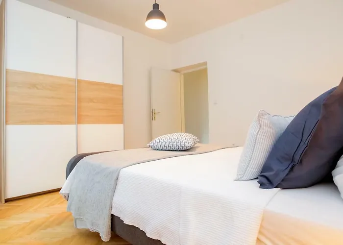 Apartment Lolly