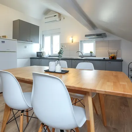 Lolly Apartment