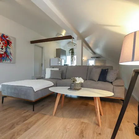 Lolly Apartment *