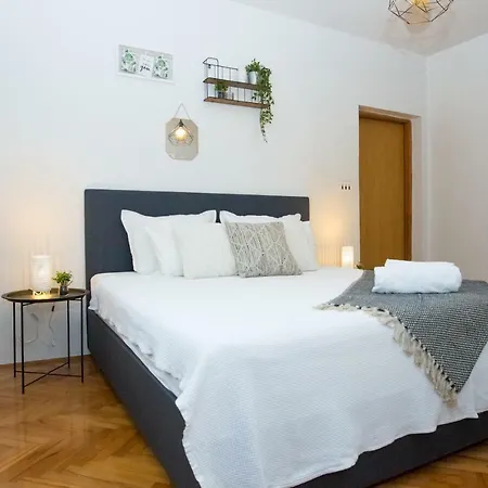 Lolly Apartment