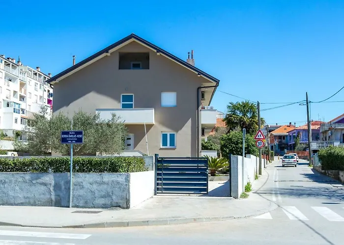 Lolly Zadar
